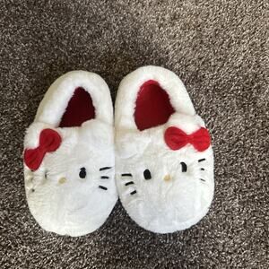 Hello Kitty Plush Slippers Women's Size M Size 7-7.5 NEW